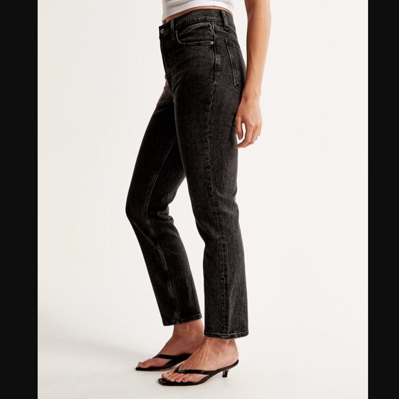 Abercrombie & Fitch High Rise Mom Jean in Black 26 2 Long - Picture 4 of 9